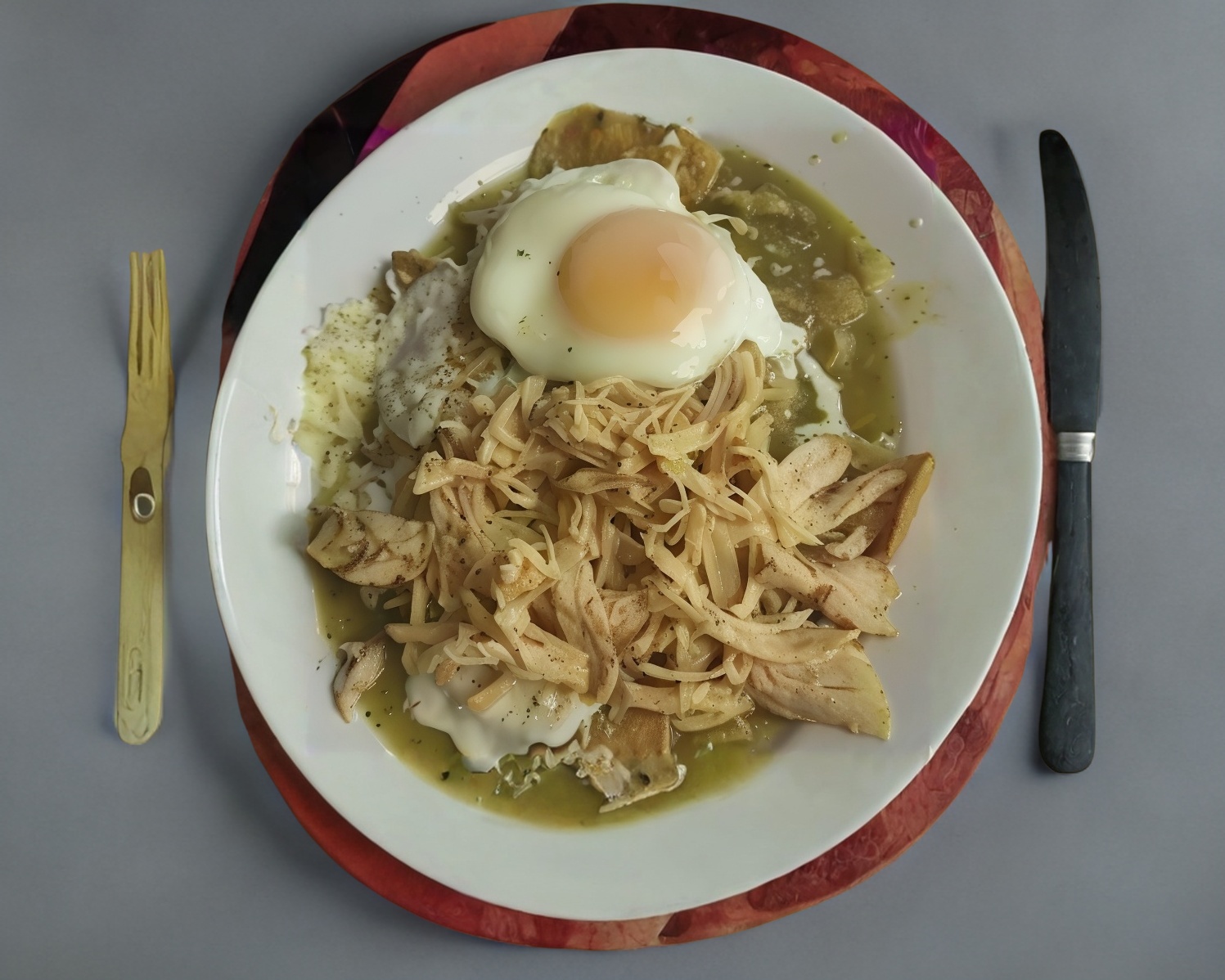 Chilaquiles Verdes Pollo Marinado/Huevo Estrellado