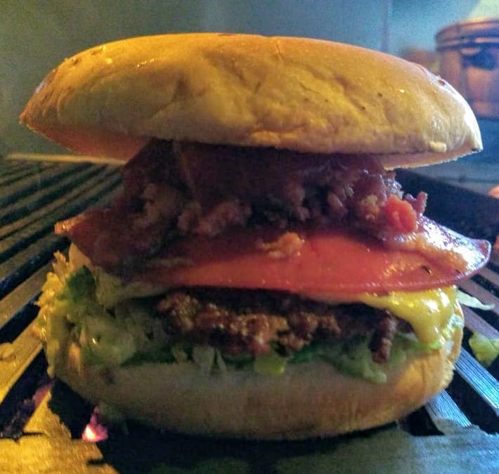 Hamburguesa Hawaiana + Papas Fritas