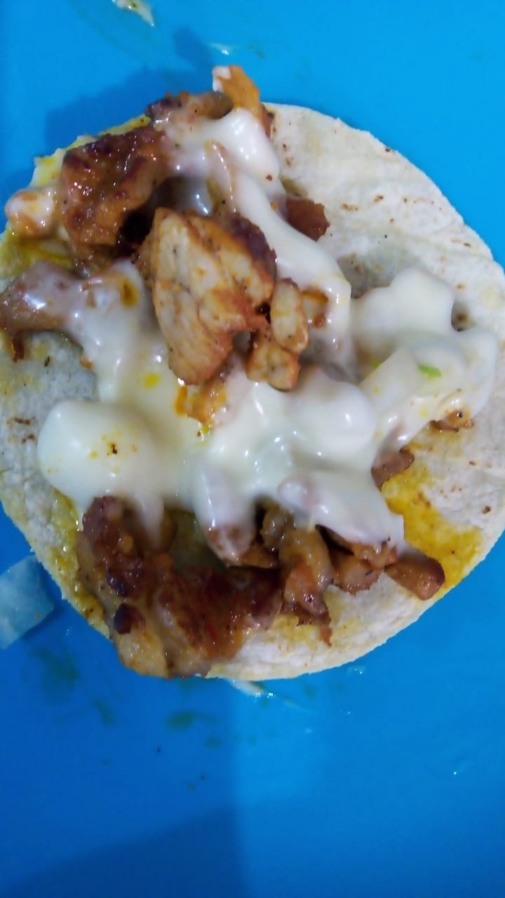 QUESO FUNDIDO CON PASTOR