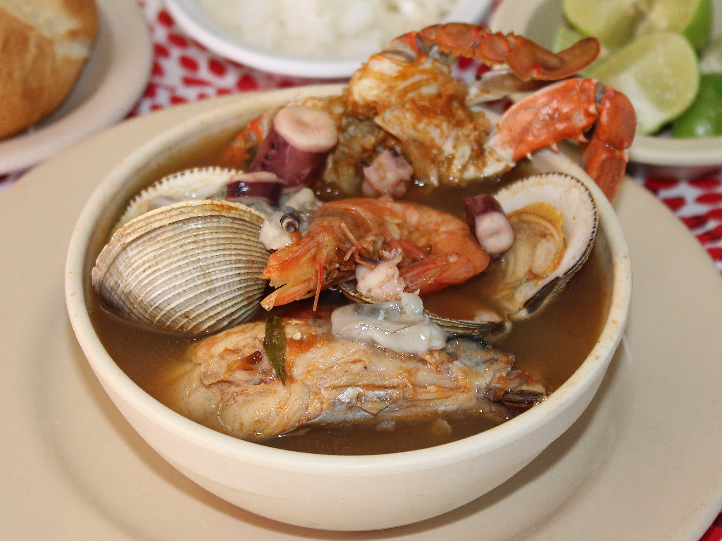 Sopa de Mariscos Cajete