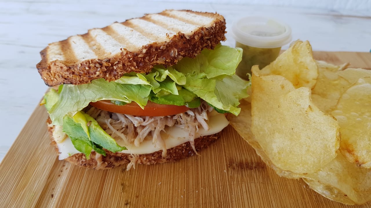 Sándwich Caliente Clásico