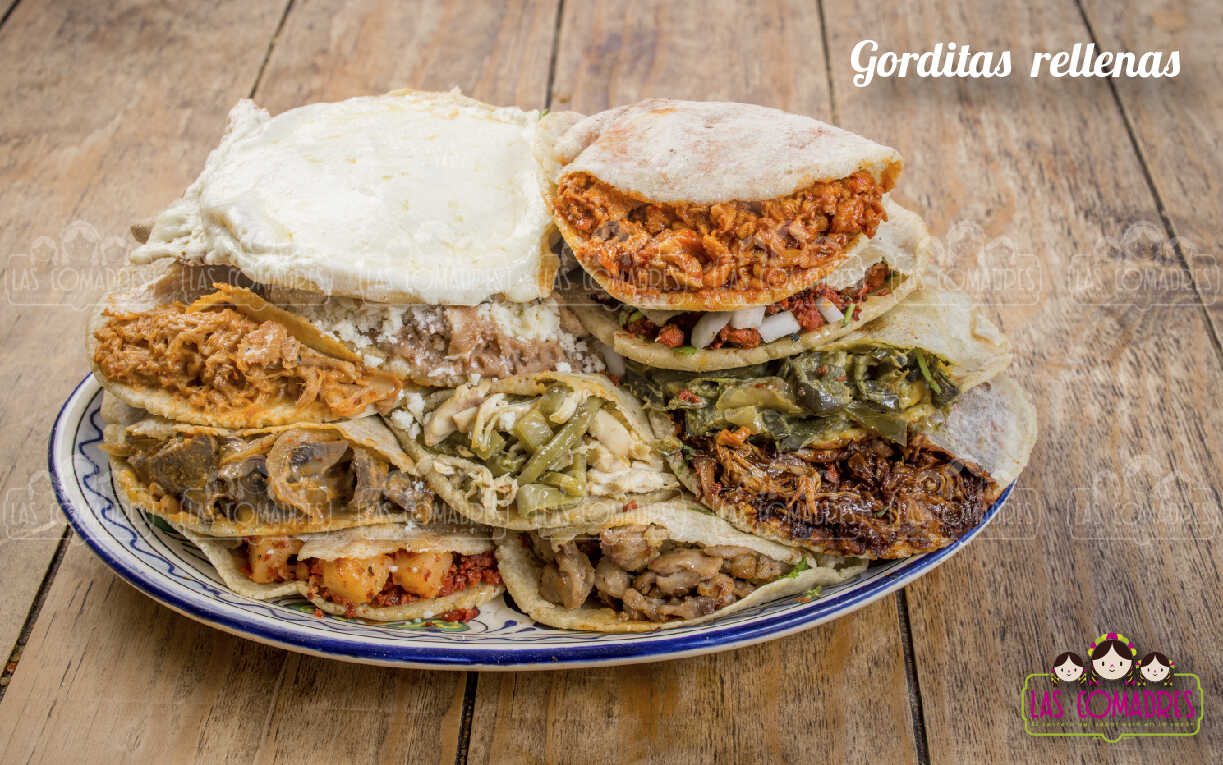 3 GORDITAS DE CHICHARRON