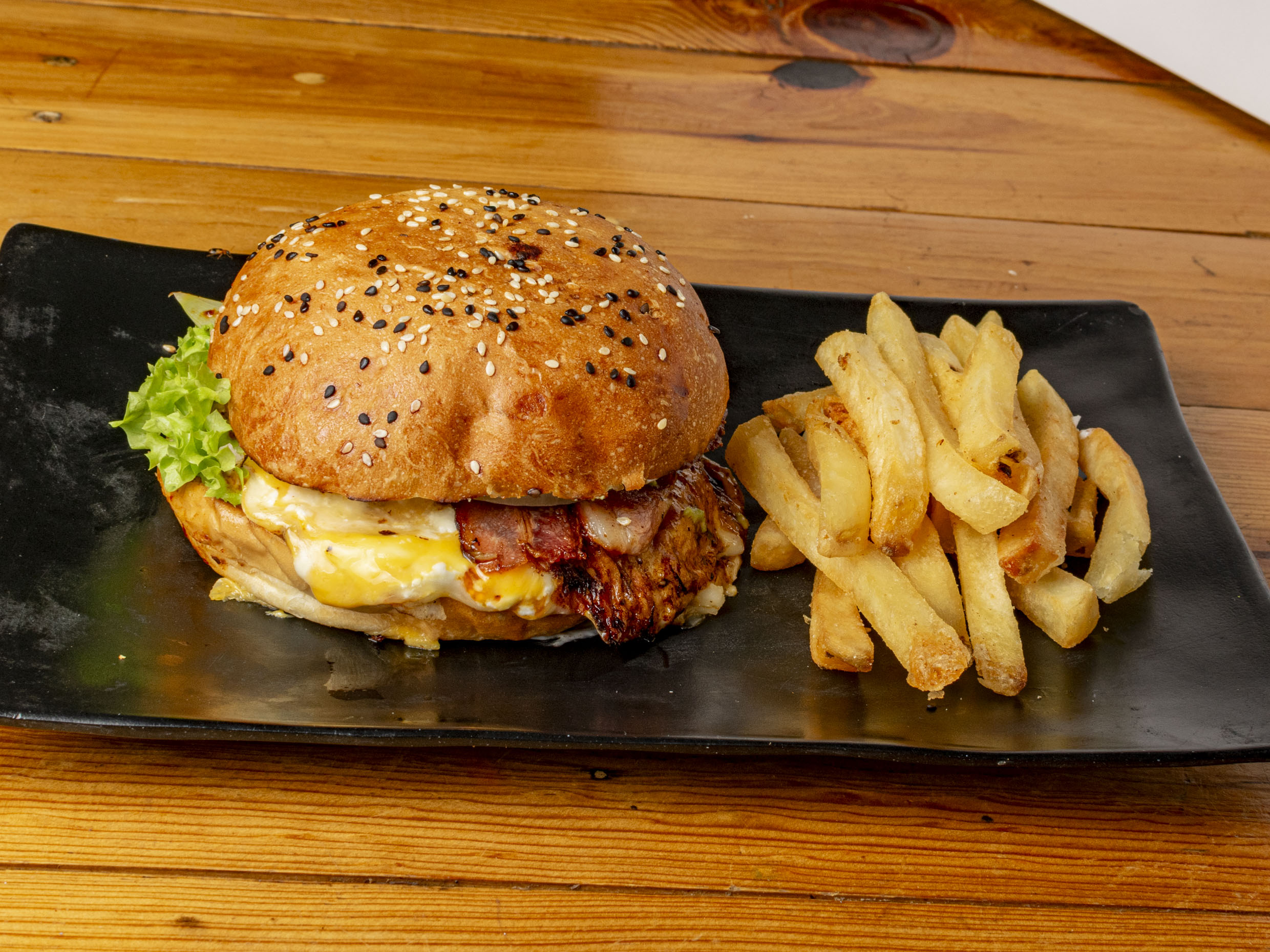 Tres Quesos Burger