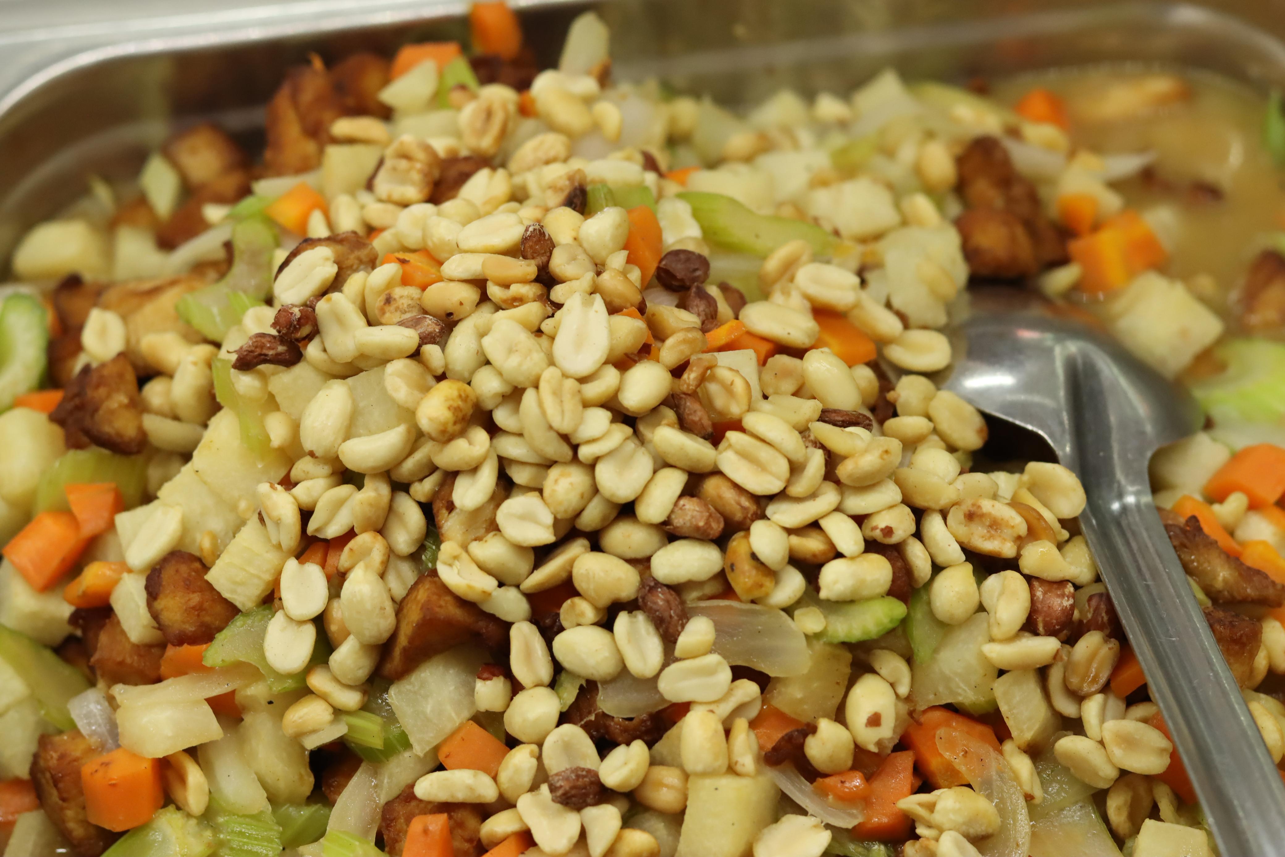 Pollo Encacahuatado