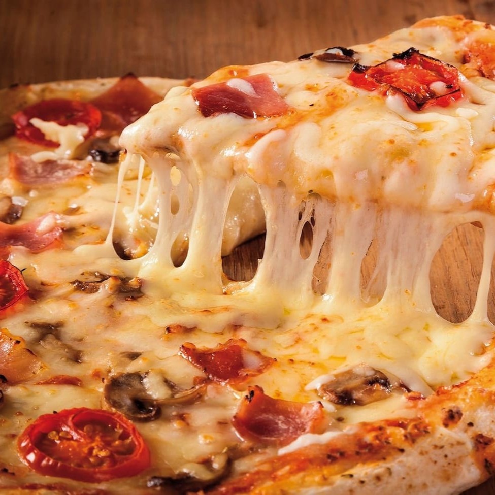 1 Pizza 45cm + 1 Refri (Grátis)