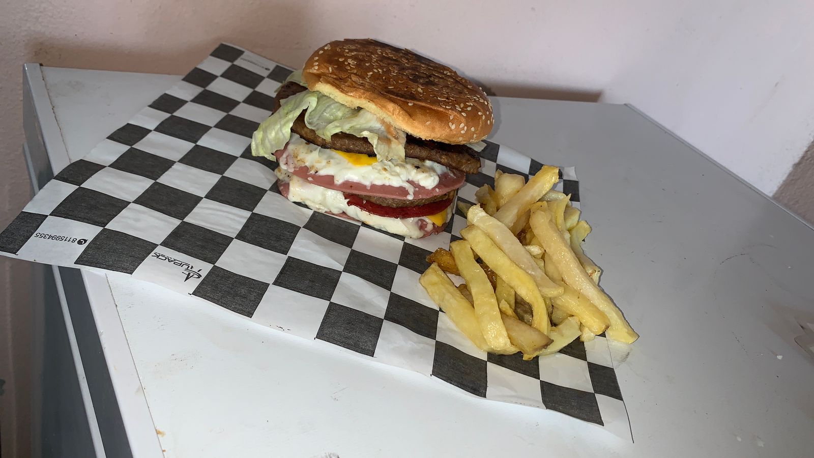 Mega Burger