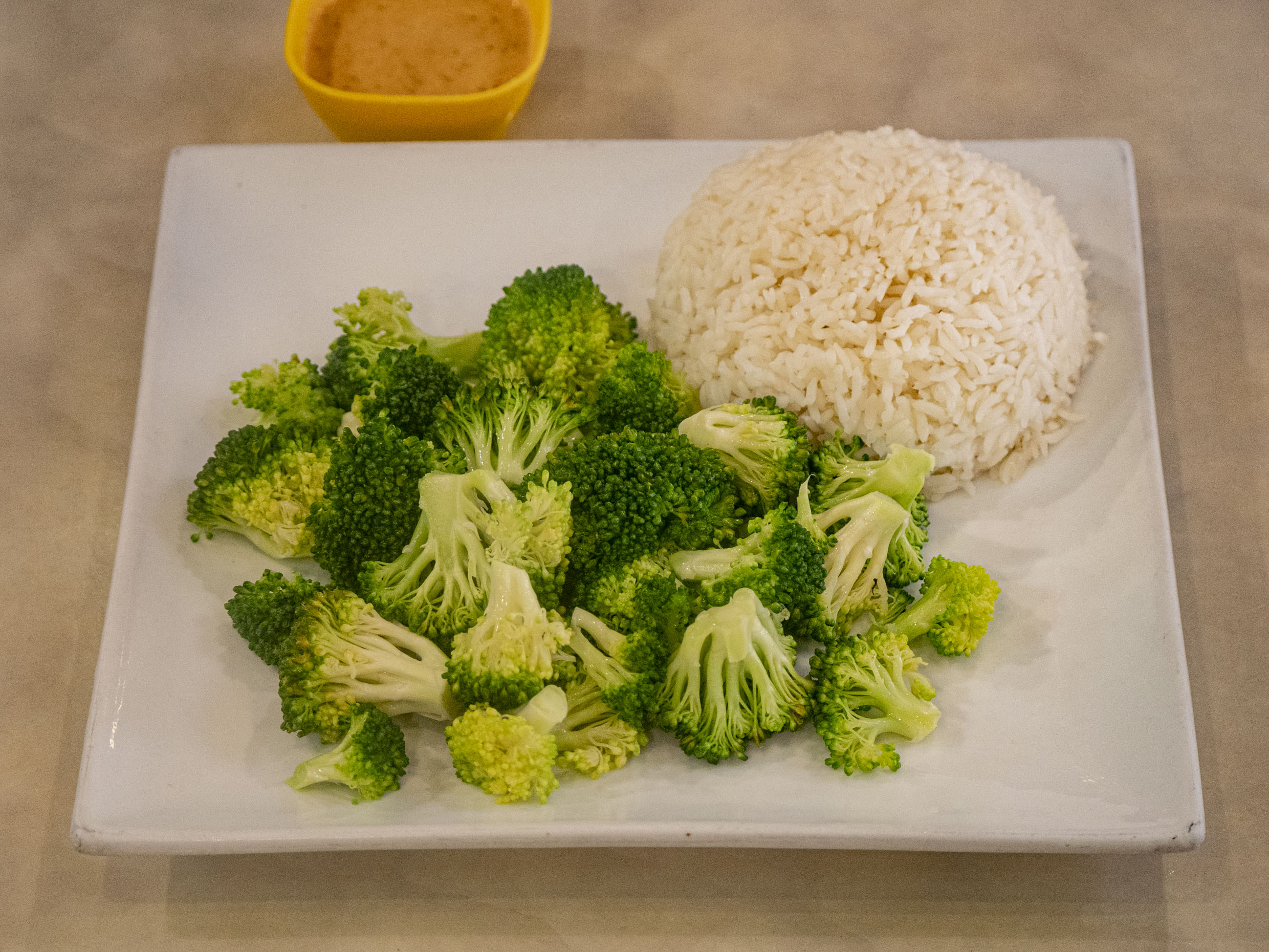 Brócoli Saltado y Arroz Blanco
