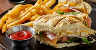 Sándwich de Pollo Gratinado