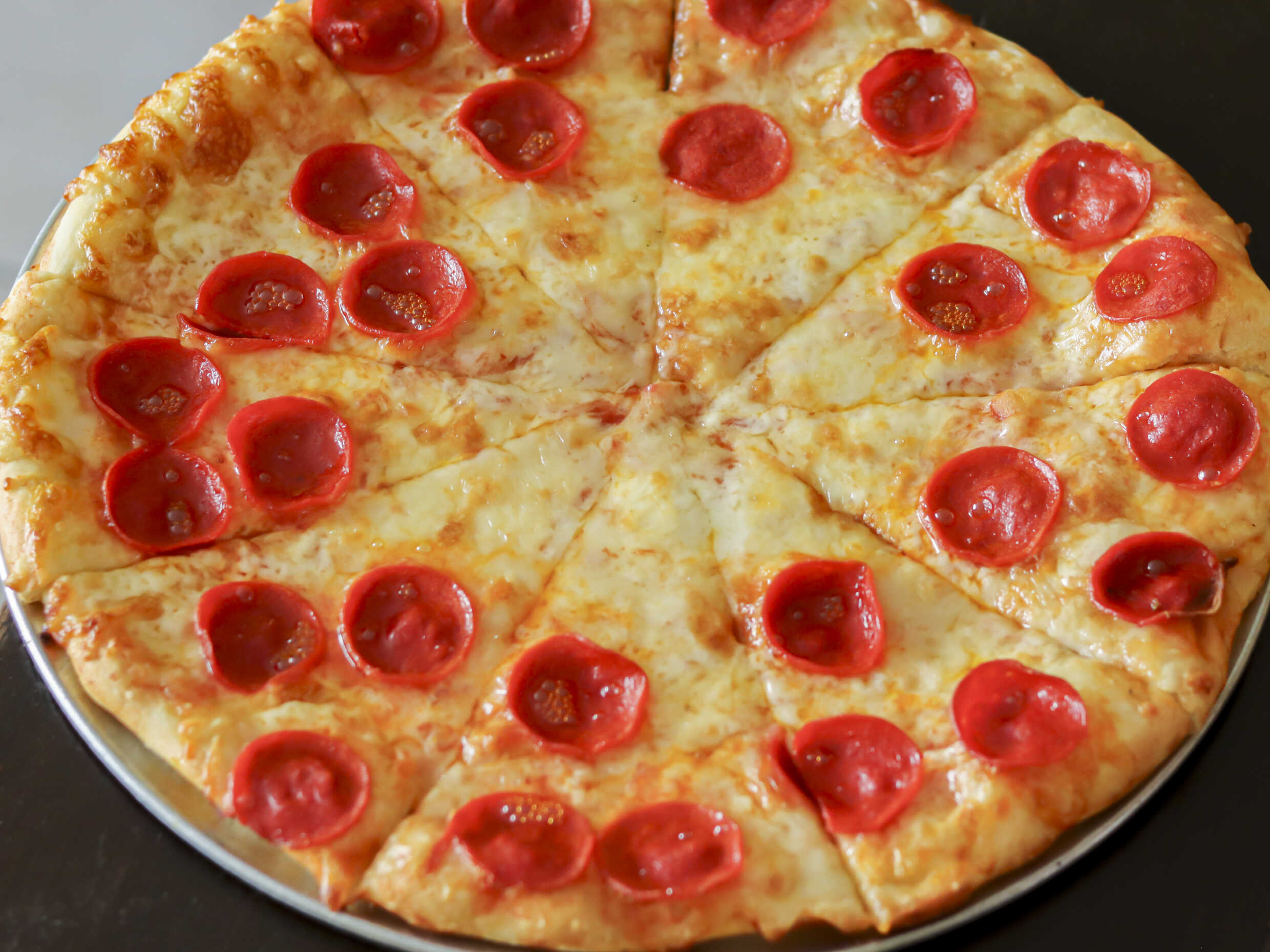 Pizza de Pepperoni Grande