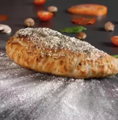 Calzone Tradicional.-