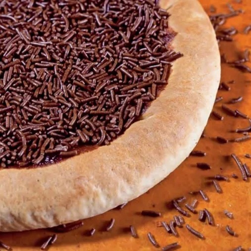 Chocolate ao leite e chocolate granulado.