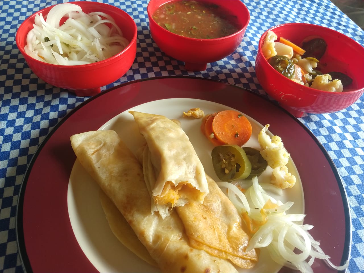 Taco de Frijoles con Queso