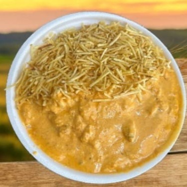 Quentinha 700ml  de Isopor .Strogonoff de frango   Arroz e batata palha  Não mandamos acompanhamentos separados e nem trocamos itens