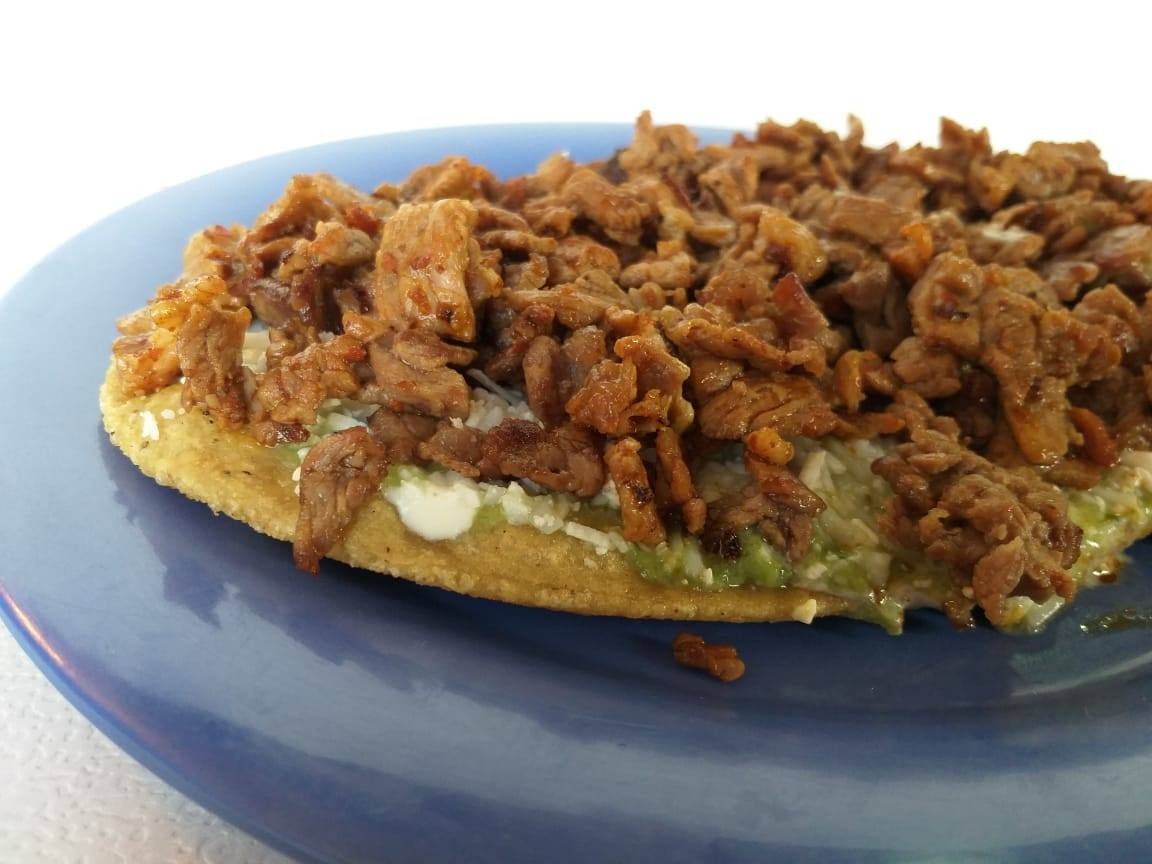 Huarache con guisado