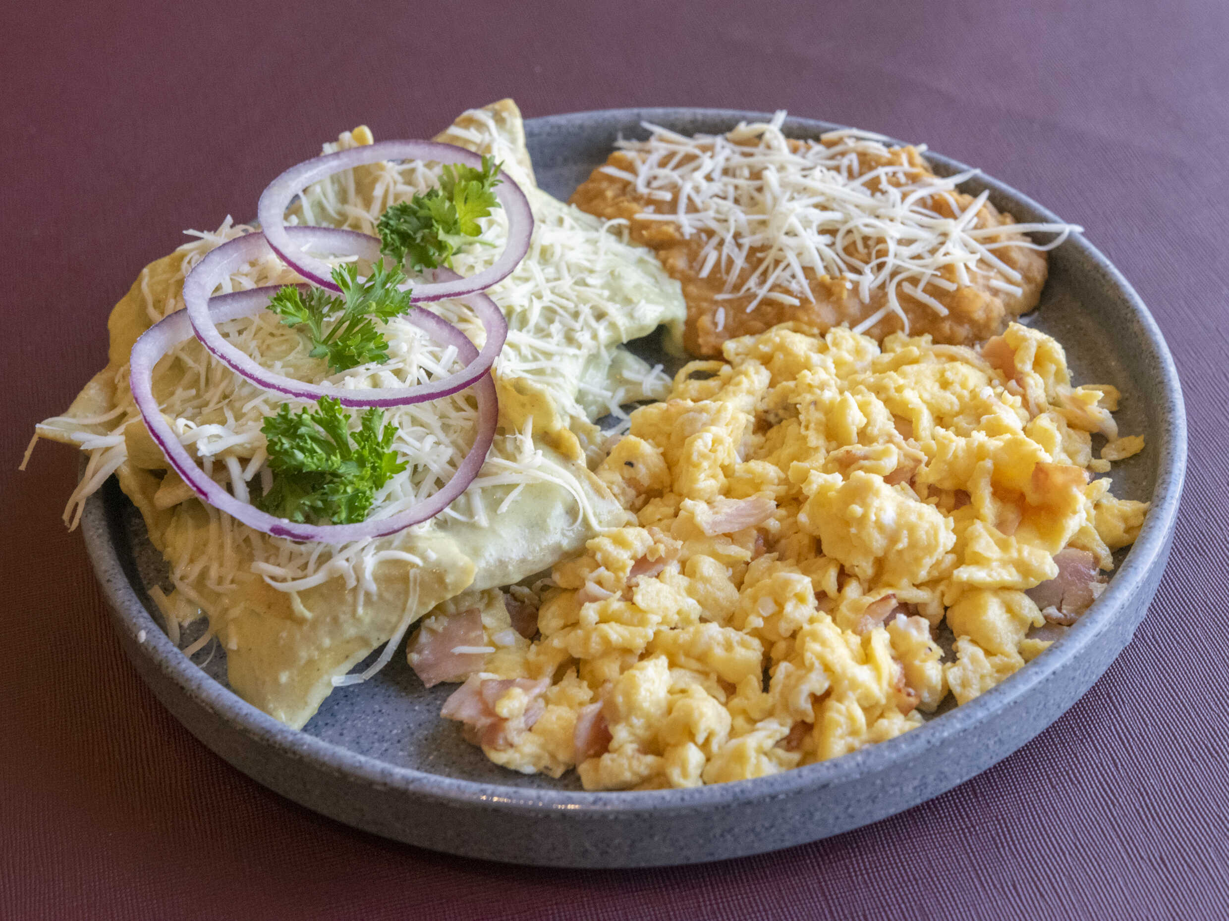 Chilaquiles Verdes Cremosos