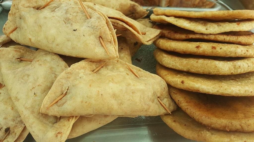 Orden de Tacos Dorados de Carnitas