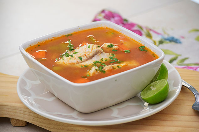 Caldo de Pescado + Filete Empanizado