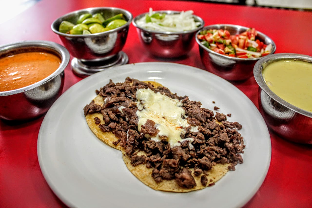 Taco de arrachera + queso