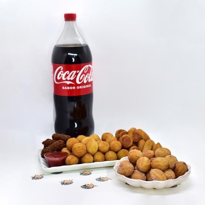 Serve até 11 pessoas 100 salgadinhos +15 churros de doce de leite+ Coca cola de 2 litros bem gelada