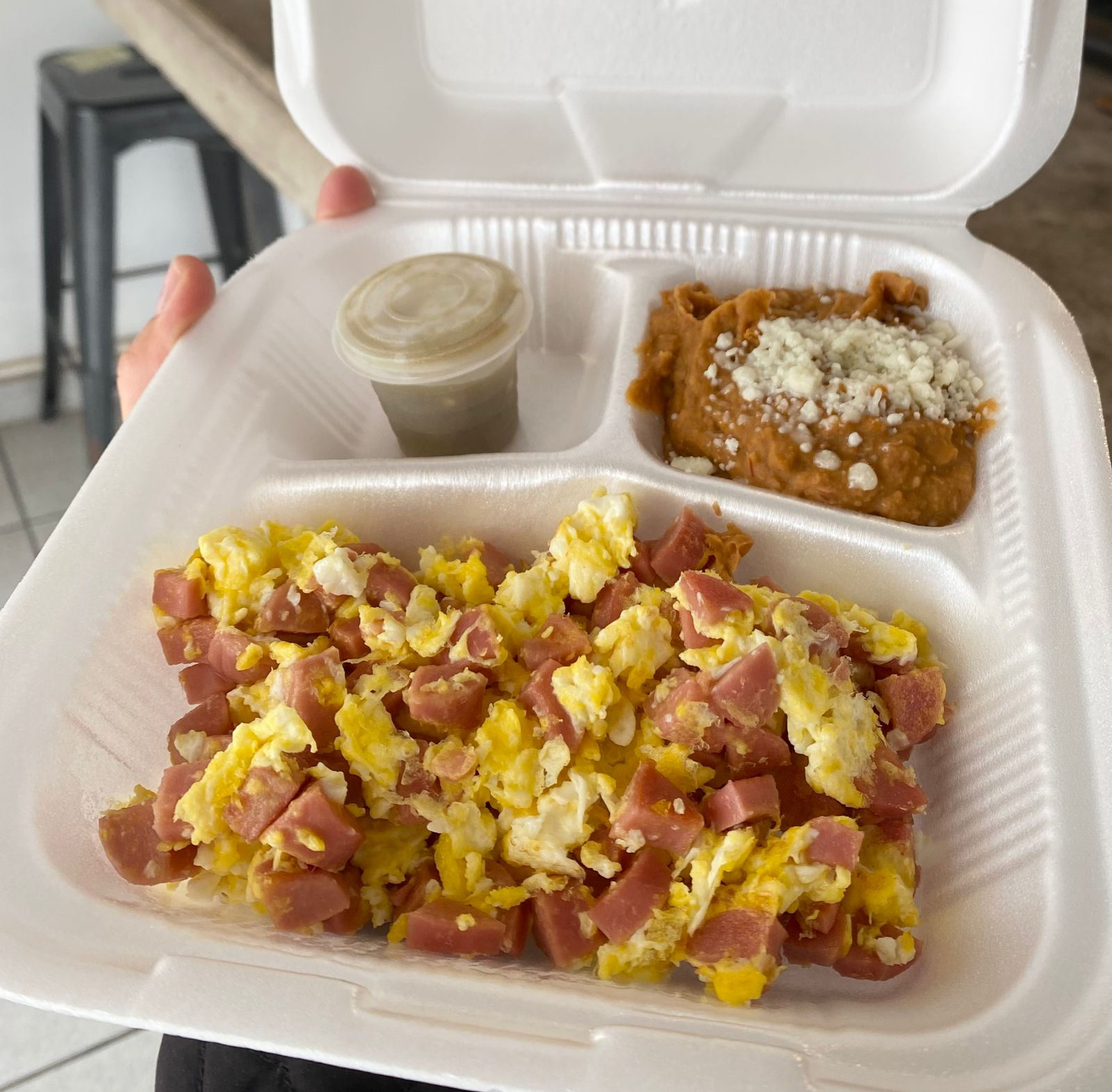 Huevos revueltos +1 coca cola