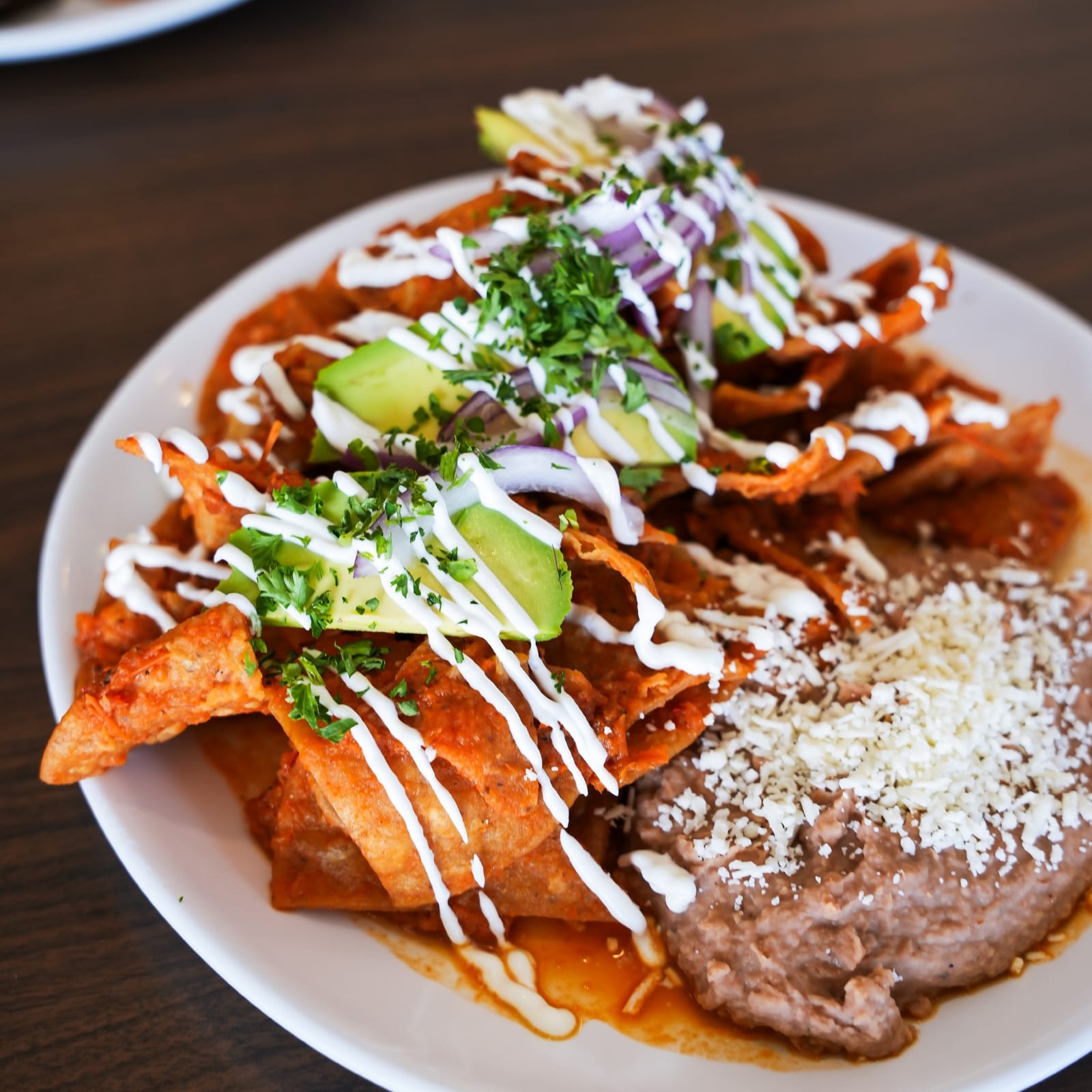 Chilaquiles de Carne Asada con Salsa Roja
