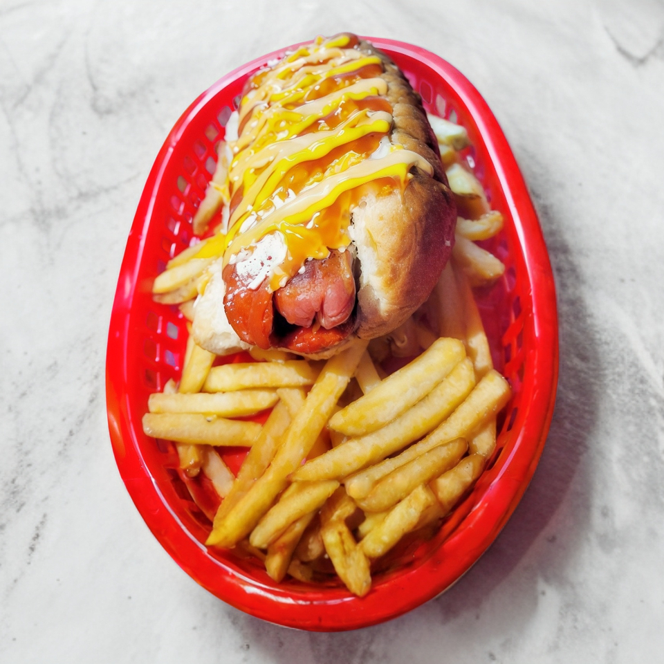 HOT DOG EMBARAZADO CON PAPAS
