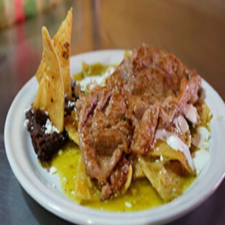 Chilaquiles con Bistec