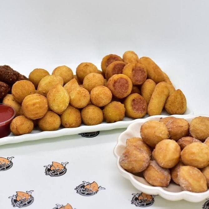 Serve até 11 pessoas 100 salgadinhos mistos+15 churros de doce de leite