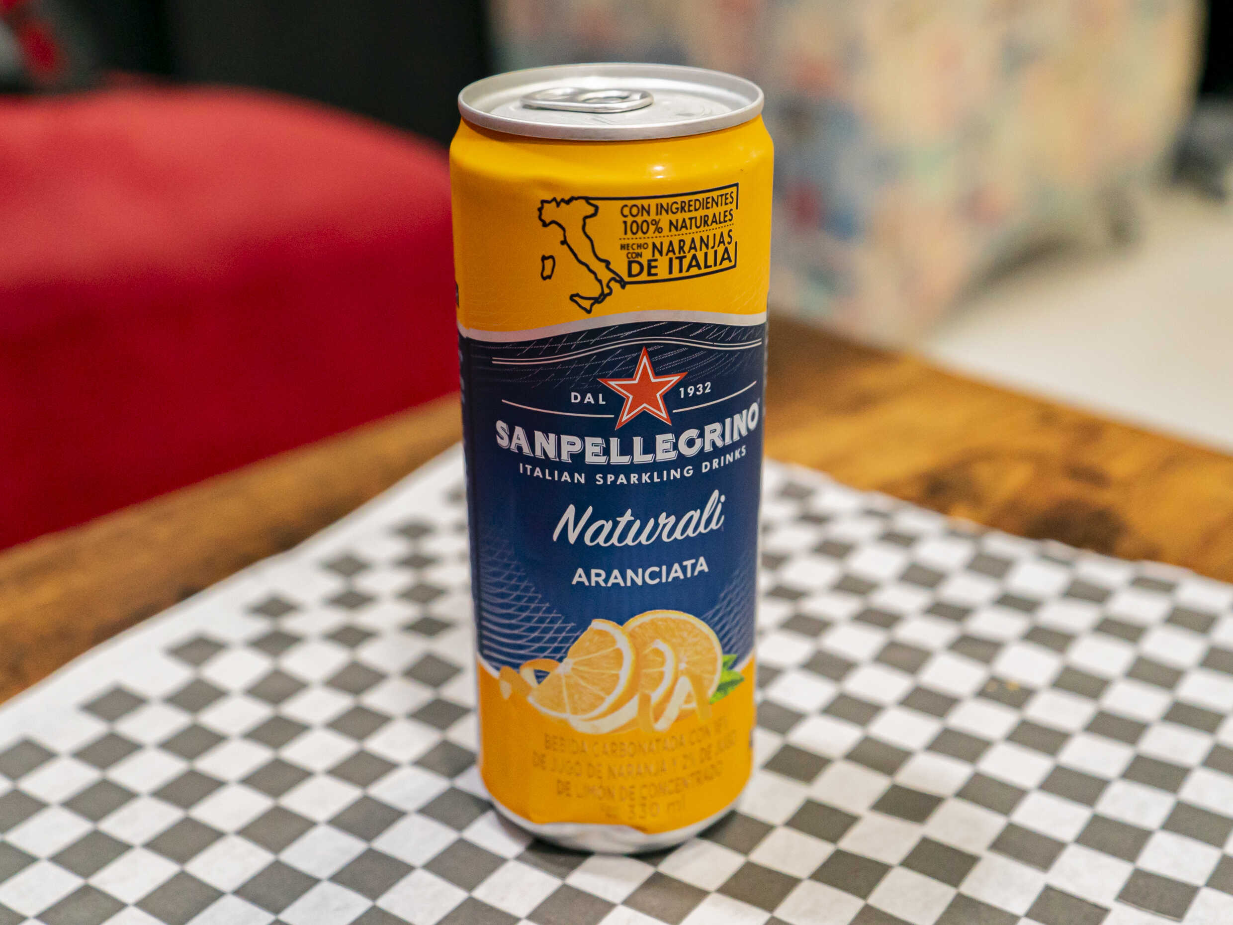 Refresco de naranja Sanpellegrino