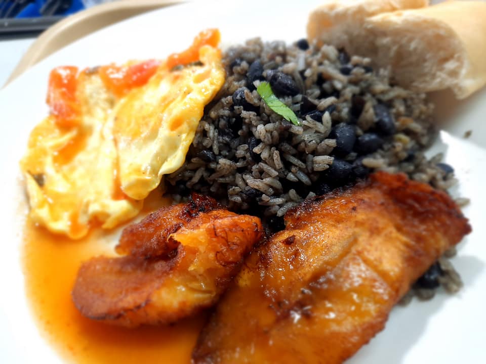 Entero de Gallo pinto