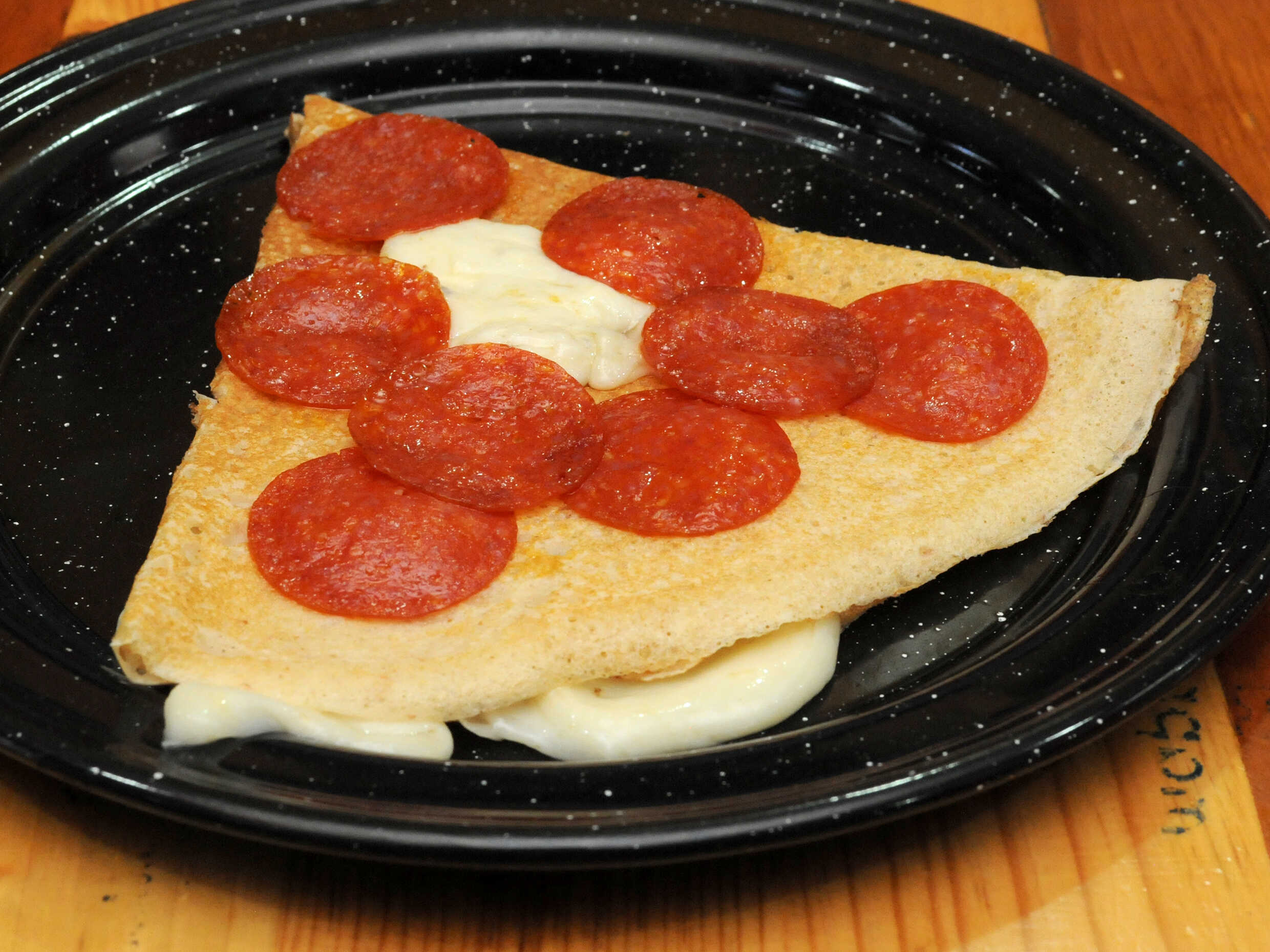 Crepa de Pepperoni con Queso Manchego