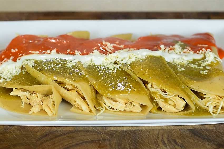 Enchiladas con Pollo y Arroz