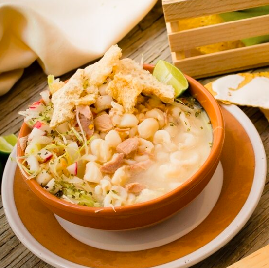 Pozole Familiar con Lengua