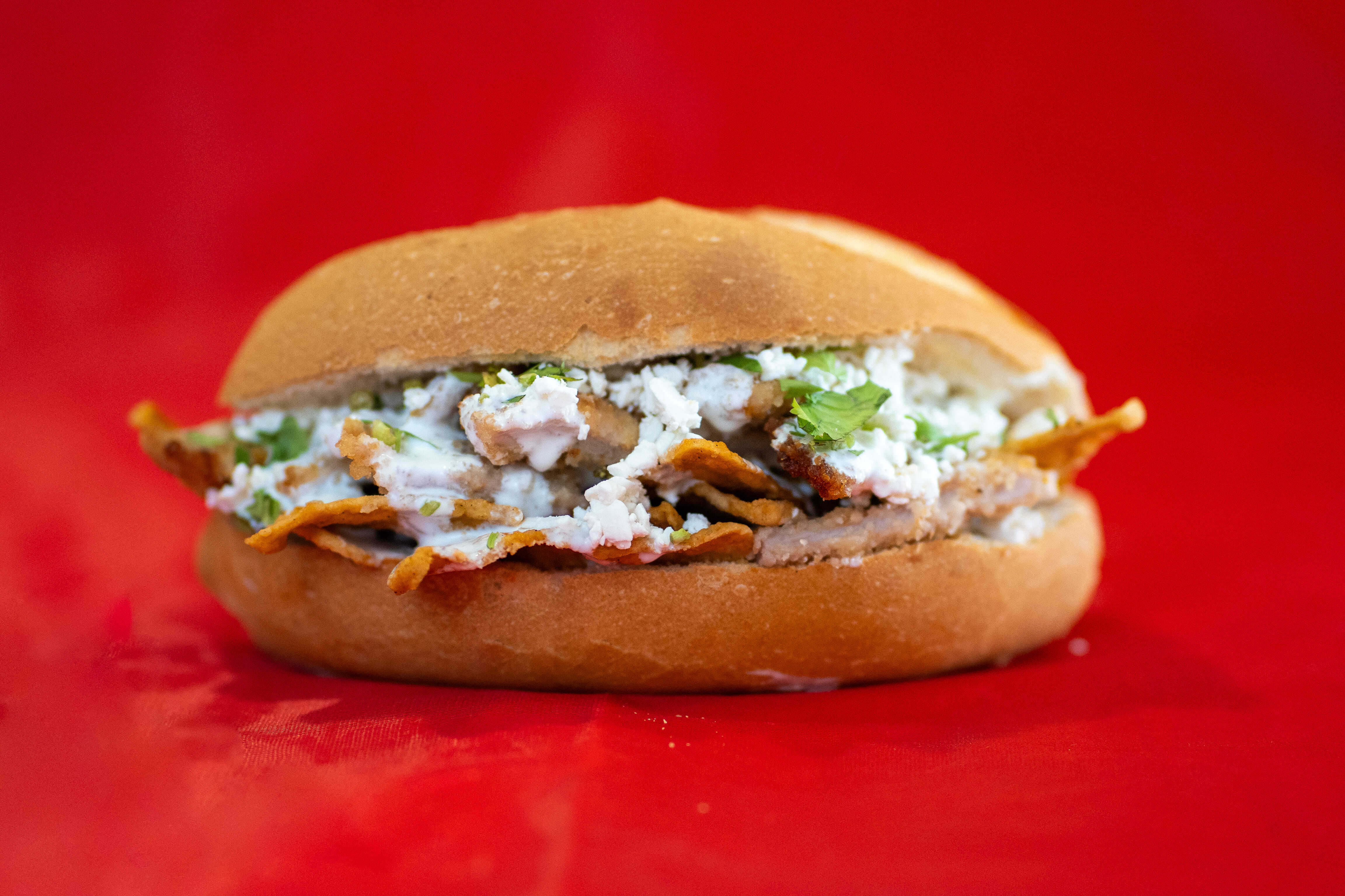Torta de Chilaquiles Cremosos