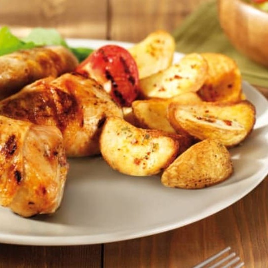 Só Aqui, Você Encontra O Melhor Frango Com Batata Corada. Acompanhamento: Arroz Feijão, Batata Corada, Farofa. Mais Coca Cola Mais Mini Bolo De Pote.  ...............................................Tags .........................................  Marmitas, Combos, Batata, Frango, Off, Promo, Perto De Casa