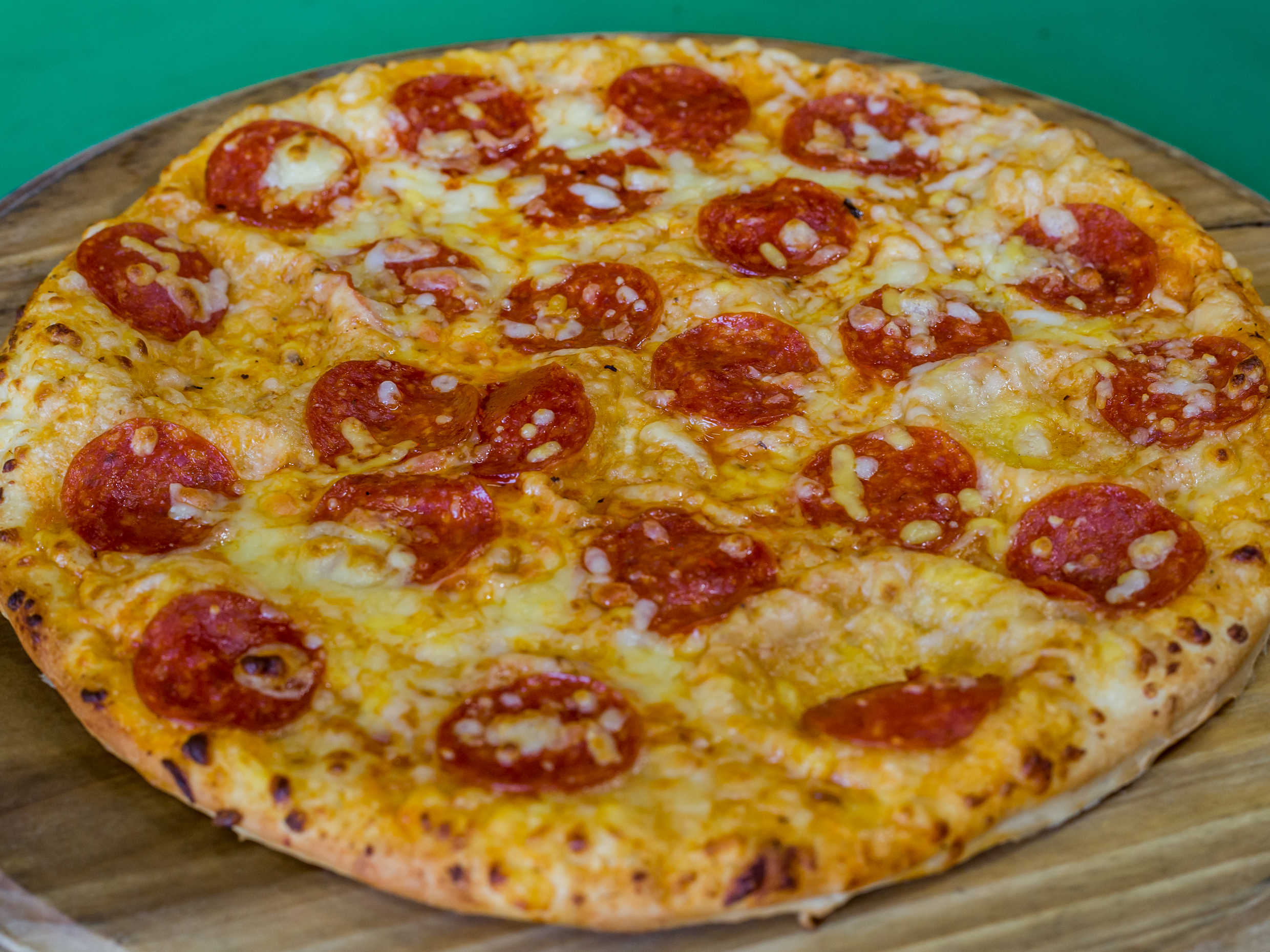 Pizza Peperoni Orilla de Queso