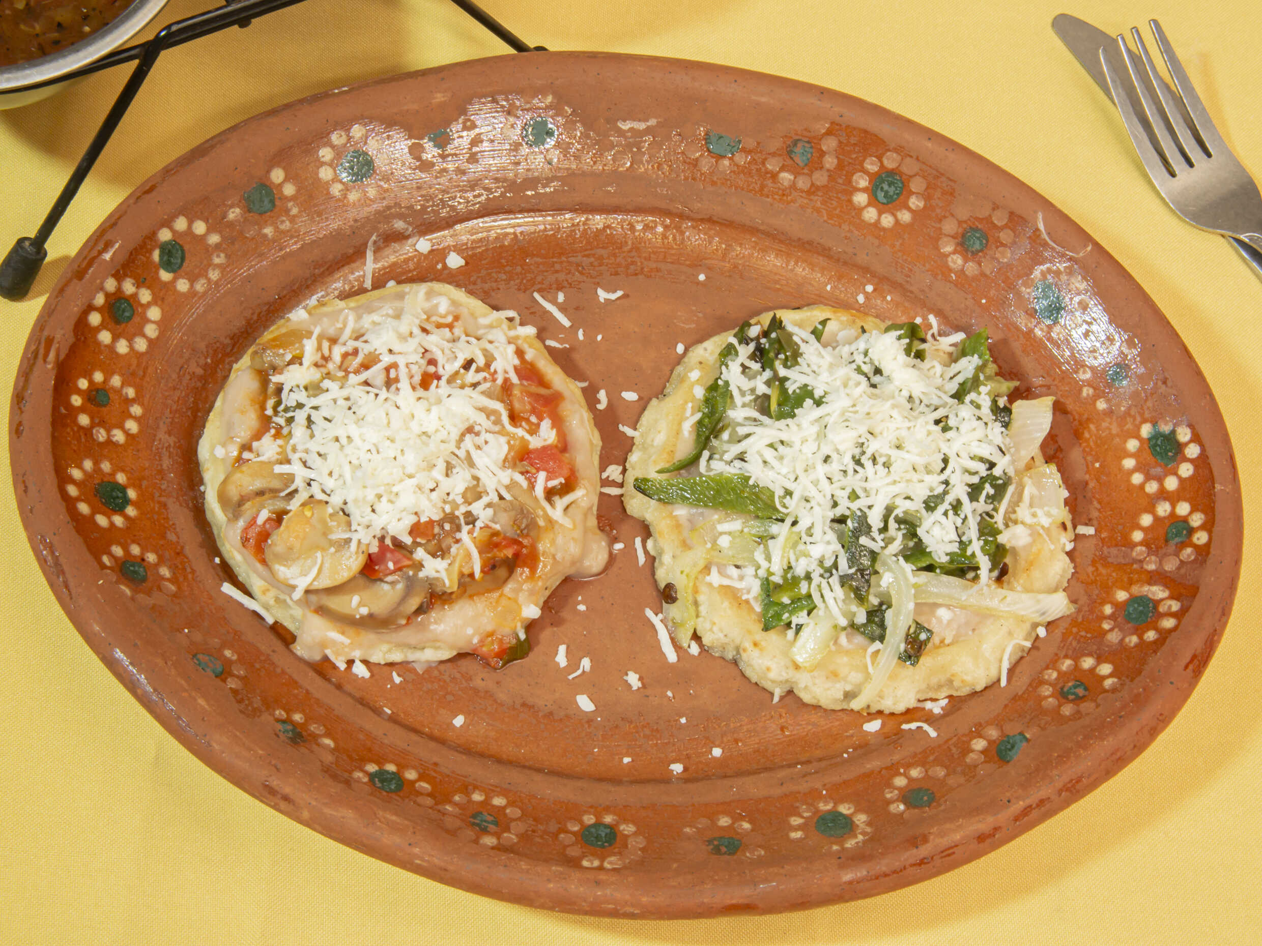 Sope con Guisado con Queso Orden con 3 pzas