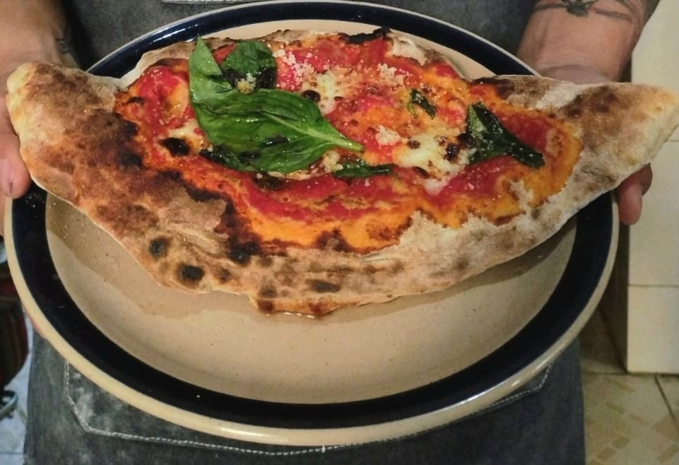 Calzone Napolitano Grande