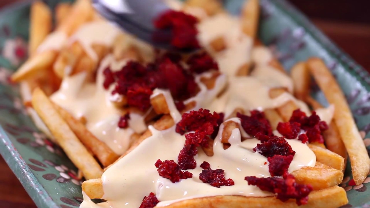 Papas con Queso y Chorizo