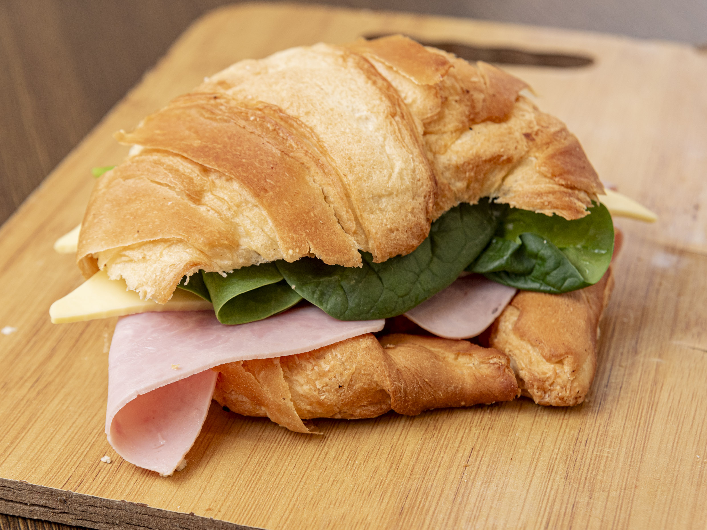 Cuernito Jamon Queso