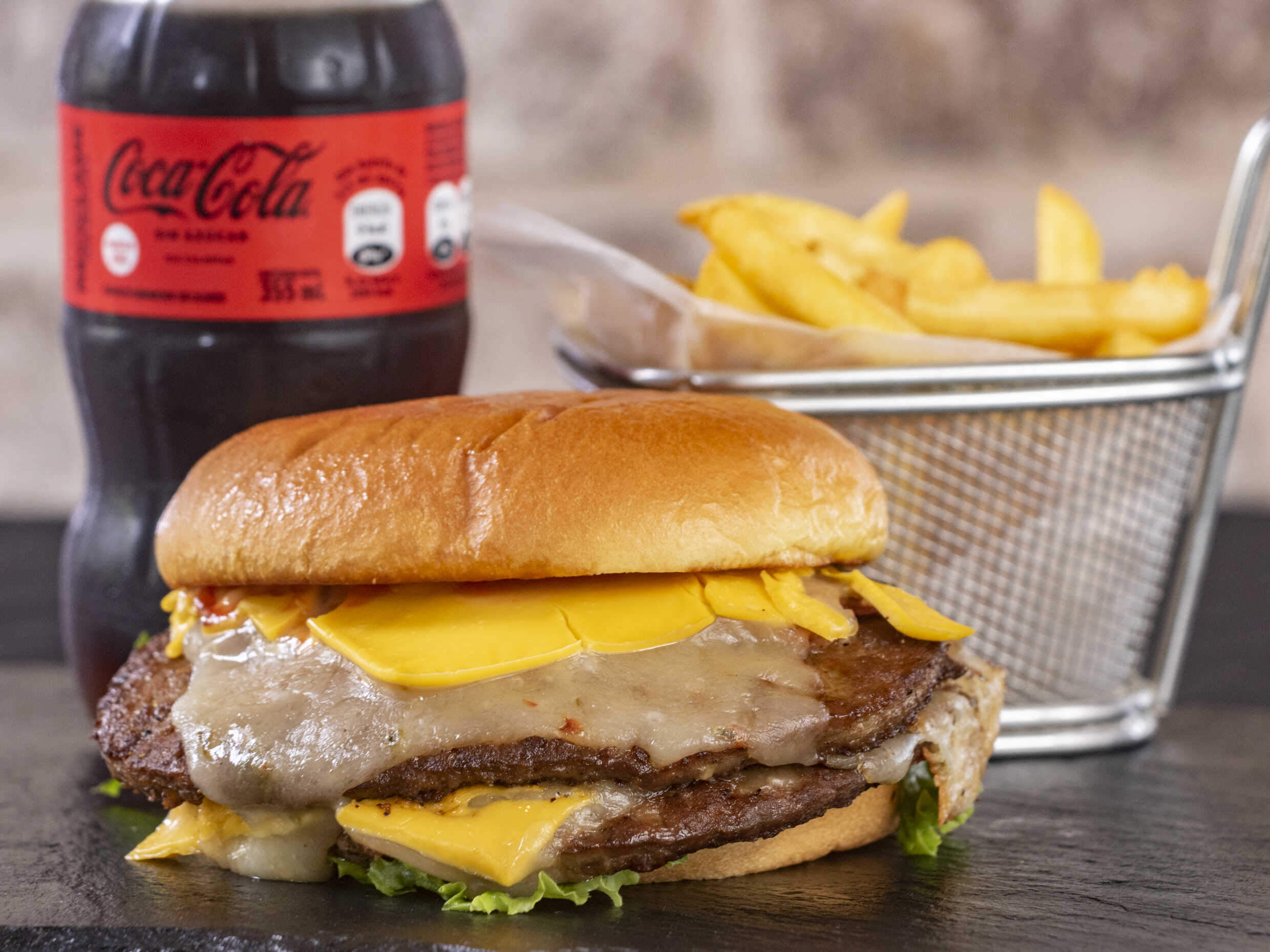 Hamburguesa Sencilla Angus + Papas Fritas
