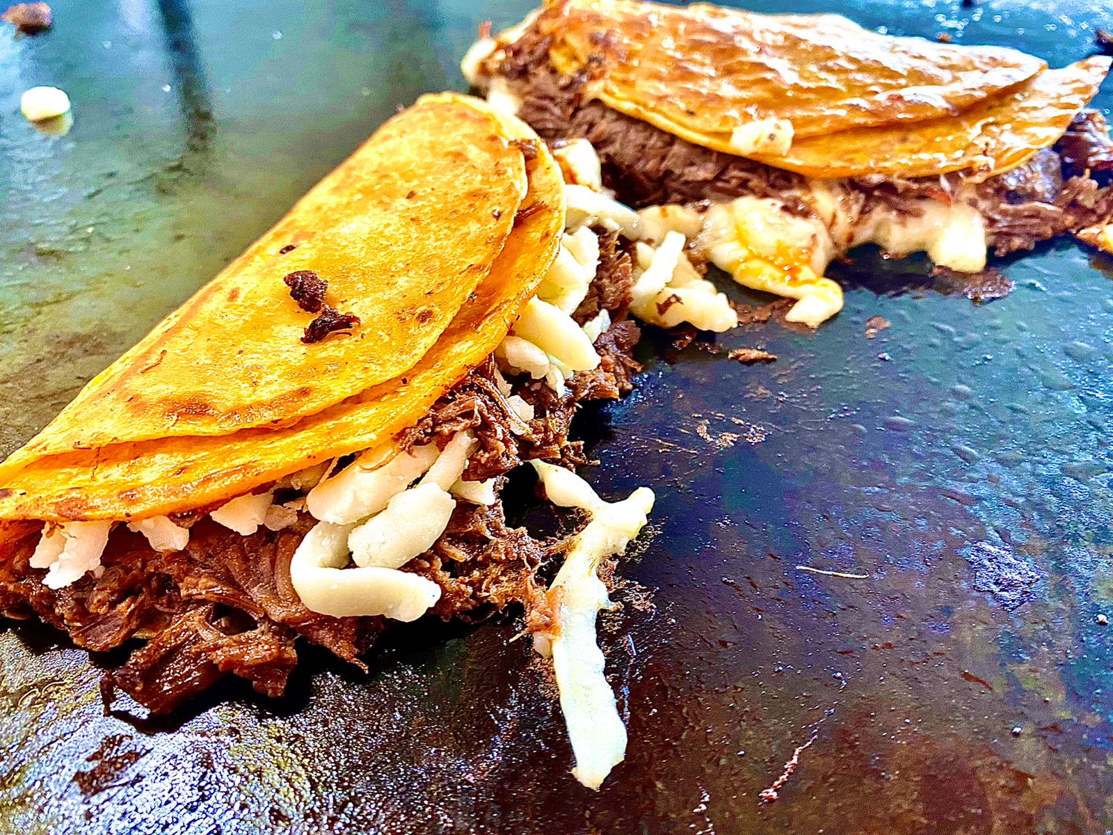 Taco Dorado con Queso
