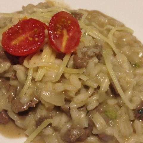 Todos os nosso risotos são elaborados com caldo de legumes feito na casa e fiarroz arborio finalizado com pamesão e mussarela(aproximadamente 600 grama)