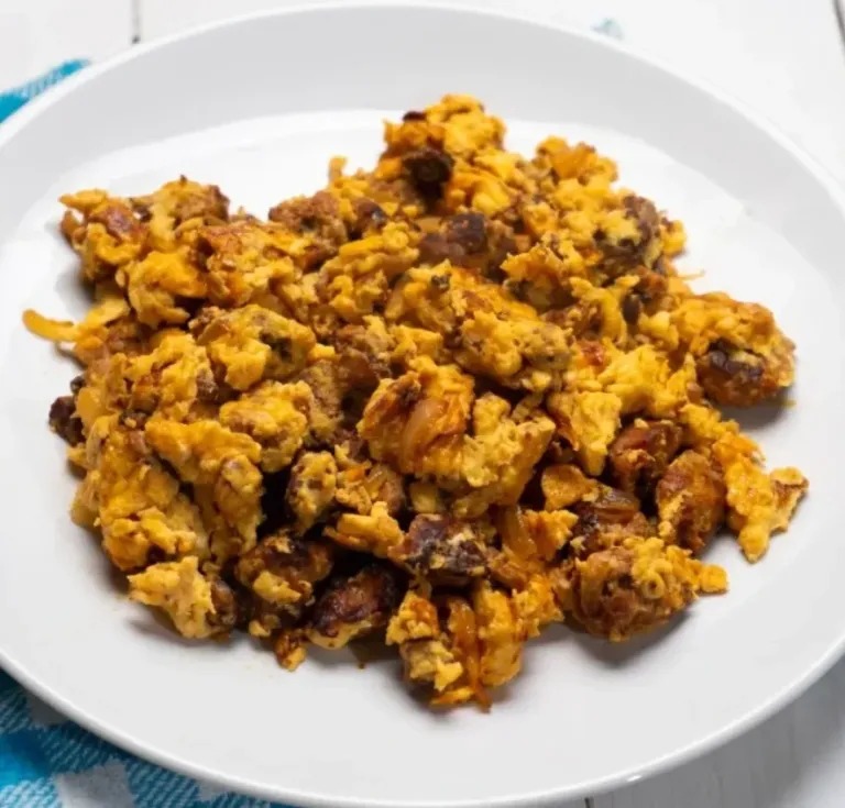 Huevos con Longaniza