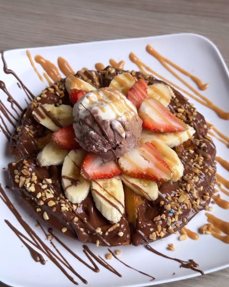 Waffle Queso Philadelphia y Mermelada de Fresa