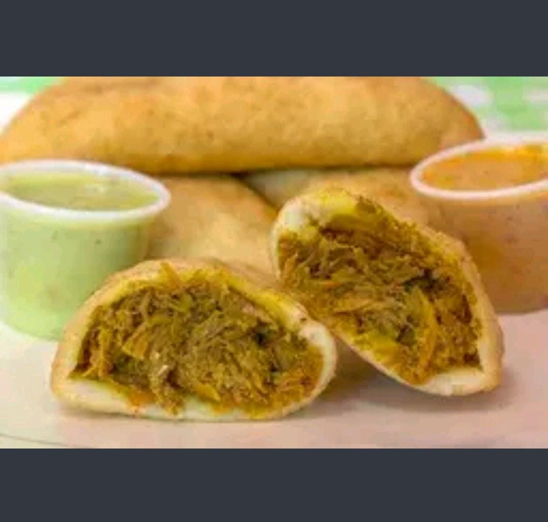 Empanada con Carne Desmechada