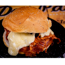 Cemita al Pastor con queso