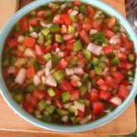 Tomate, Pimentão, Cebola, Temperos, Vinagre, Azeite