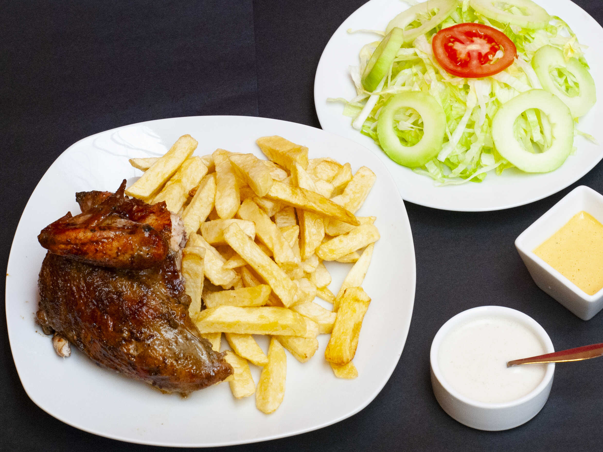 1/4 Pollo con Ensalada. **