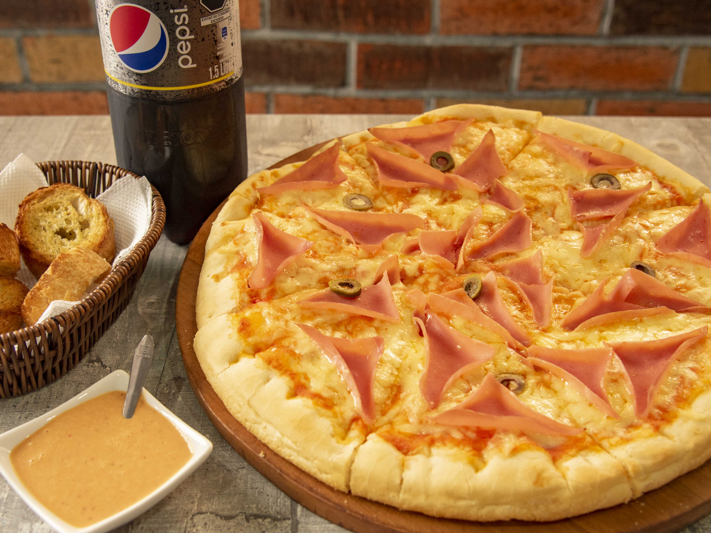 Combo Americana Grande + Pan Al ajo + Gaseosa